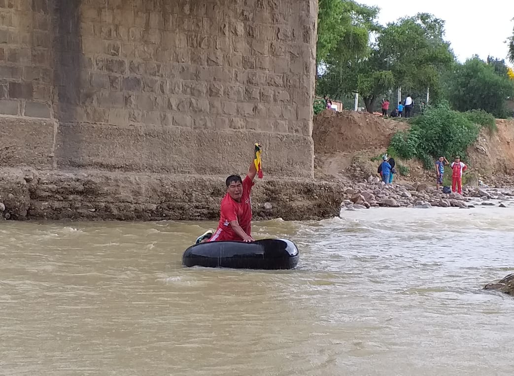 Limpieza simbólica y regata para rescatar el río Guadalquivir