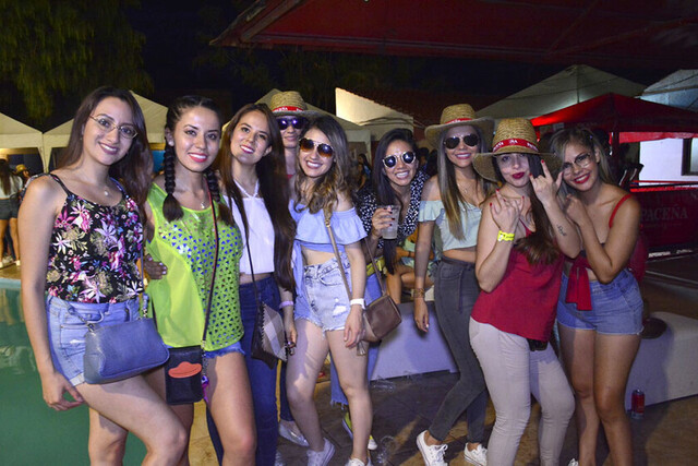 Festejando  Carnaval con las amigas