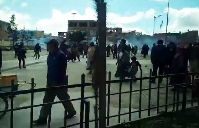 Gasifican en Senkata contra manifestación en sesión de senadores