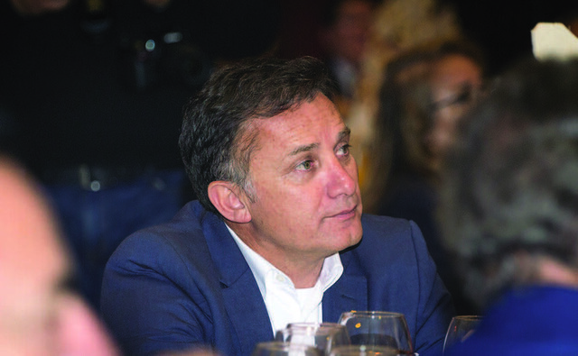 Áñez destituye al Ministro de Defensa por censura de la ALP