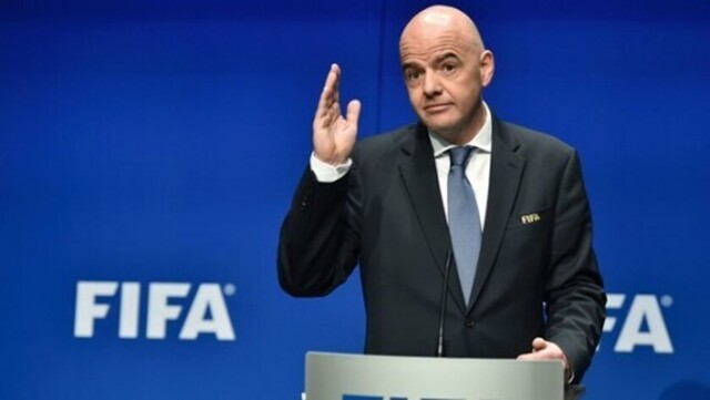 FIFA negocia la reducción de salarios