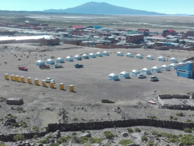 Instalarán más carpas en el campamento Tata Santiago para compatriotas bolivianos