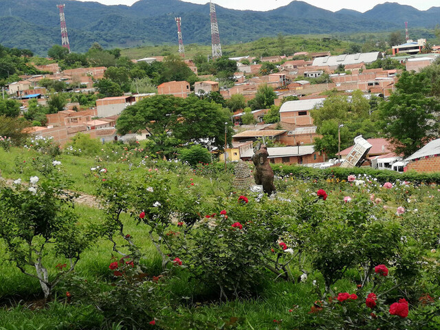 La florida y adornada plaza de Entre Ríos