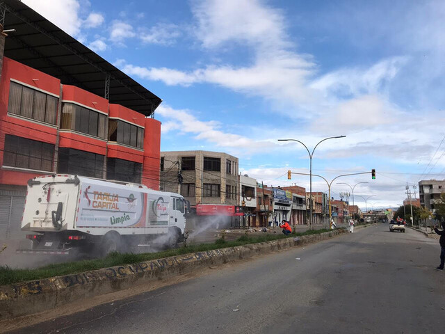 Intensifican trabajo de fumigación y desinfección en la ciudad de Tarija