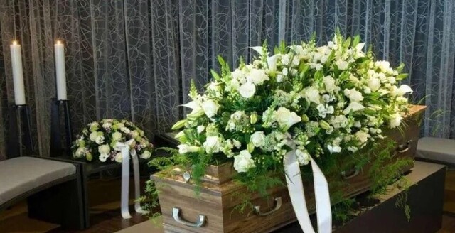 Mujer “muerta” despertó en la funeraria
