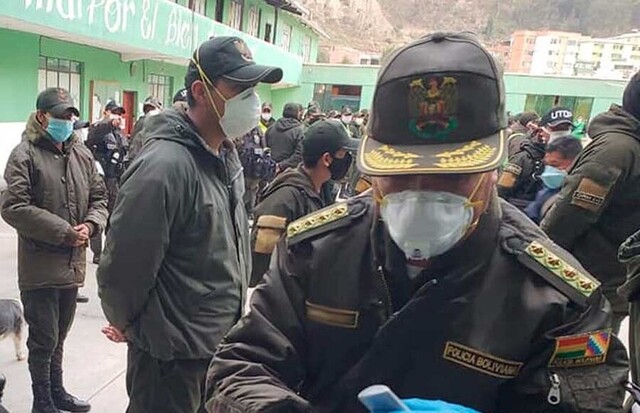 Covid-19, 43 trabajadores de salud, 16 policías y ocho militares infectados