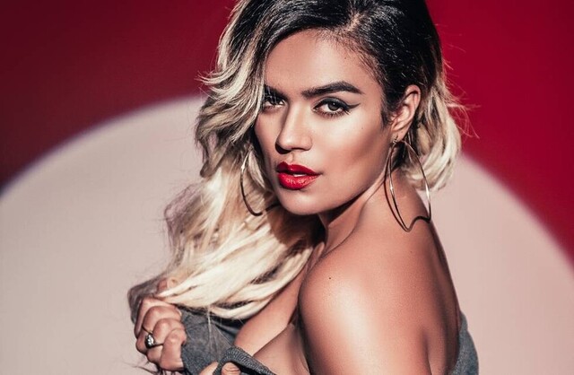 Karol G dedica una canción  a su padre