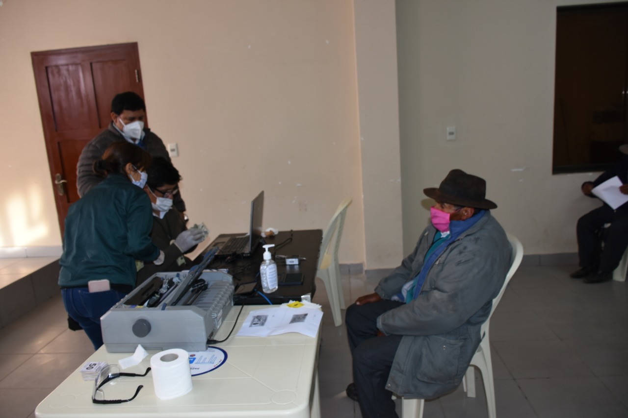 Tras una semana de espera, cajeros móviles no llegaron al área rural en Tarija