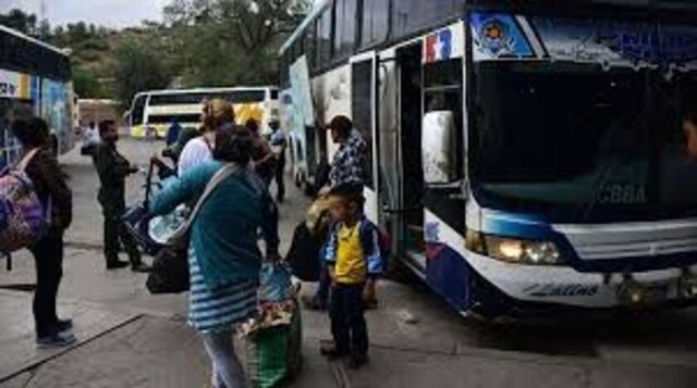 Grupo de tarijeños en retorno quedan varados en Cochabamba