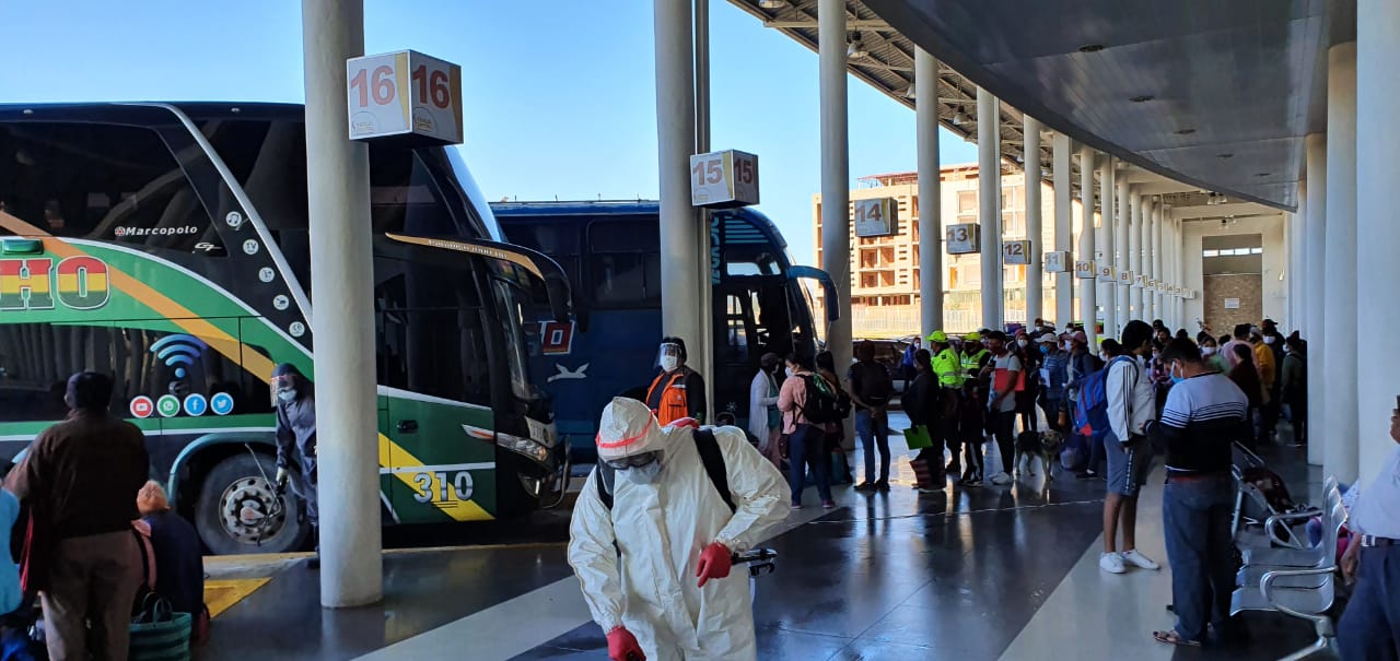 Alcaldía de Tarija consigue autorización para el traslado de 1.800 personas rumbo a sus municipios de origen
