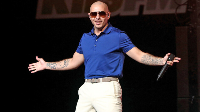 Pitbull motiva  con “I believe that we will win”