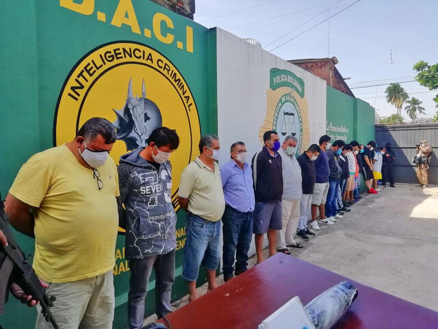 Arrestan a 25 personas en una casa de juegos ilegal