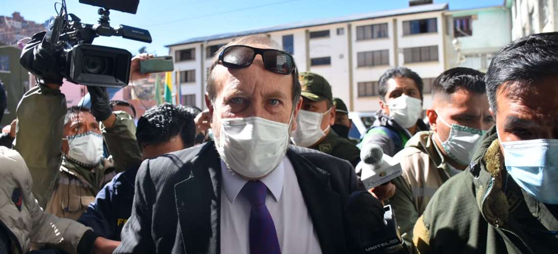 FELCC confirma aprehensión del Ministro de Salud
