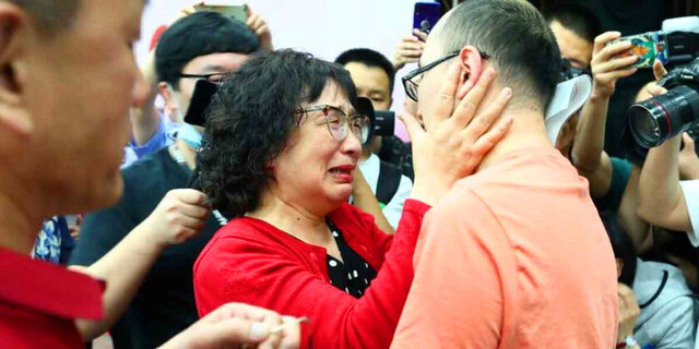 Halló a sus padres tras 32 años