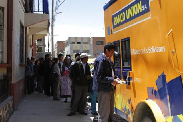 Banco Unión llega al municipio de Uriondo para cancelar bonos