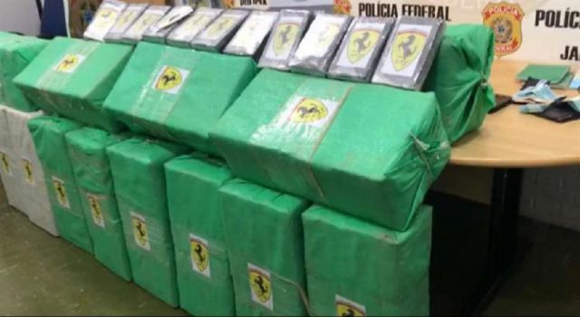 En Brasil interceptan avión con media tonelada de droga procedente de Bolivia 