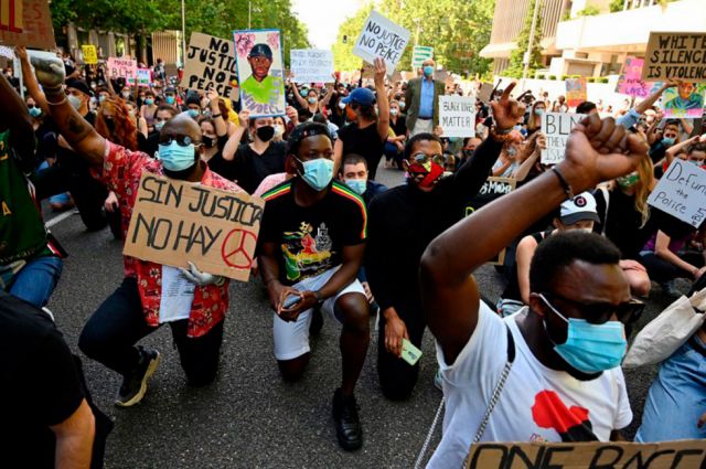 Registran ola de marchas en Europa contra el racismo