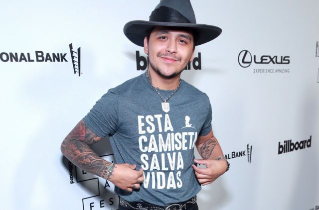 Christian Nodal vivió pánico a bordo de su jet privado