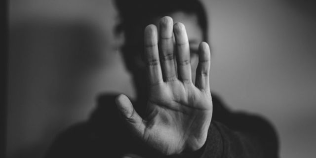 Mujeres denuncian menos por desconfianza a la Policía   