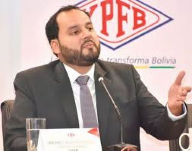 Fiscalía emite orden de aprehensión contra Soliz, expresidente de YPFB