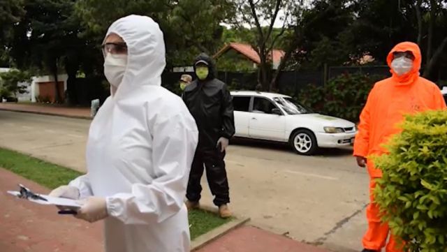 Brigadistas recorren Santa Cruz en busca de personas con Covid-19