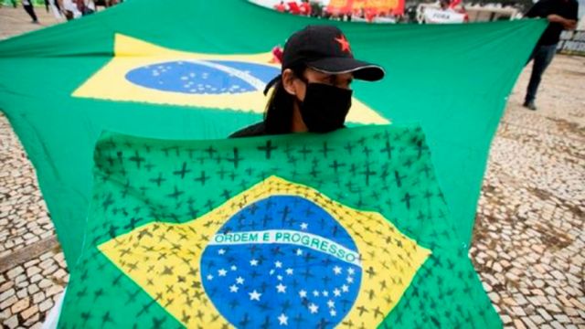 Brasil, pulso político y 50 mil muertos por Covid