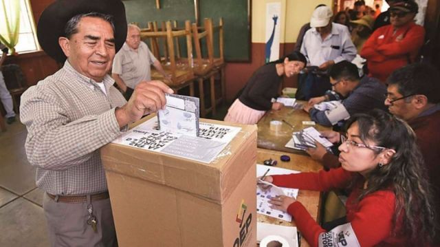“TSE debe extremar medidas para garantizar comicios”
