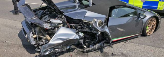 Compró 1 Lamborghini y lo chocó al instante 