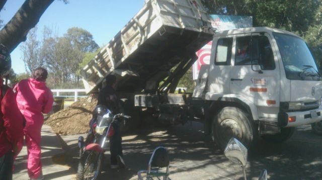 Cierran paso en el Puente San Martín de Tarija por daño en su estructura