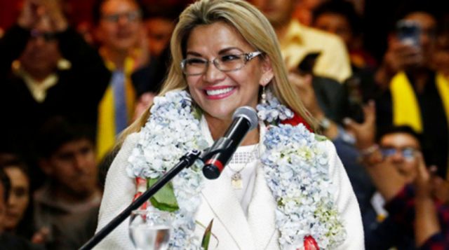 TSE admite denuncia de CC contra Jeanine Áñez