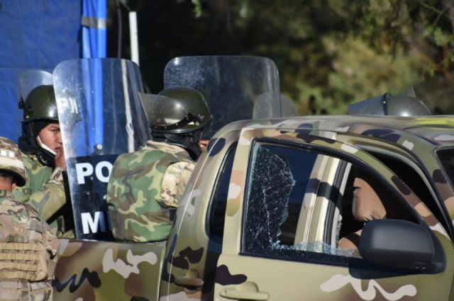 Enfrentamiento en K’ara K’ara, militares intentaron desbloquear el botadero municipal