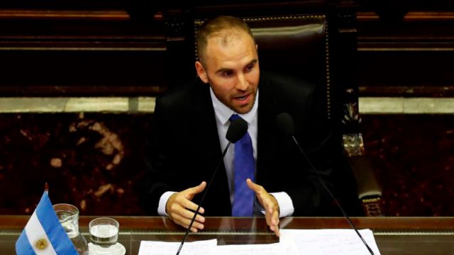 Argentina prepara propuesta de deuda para los acreedores