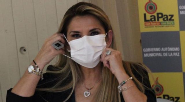 La presidenta Jeanine Áñez dio positivo a Covid-19