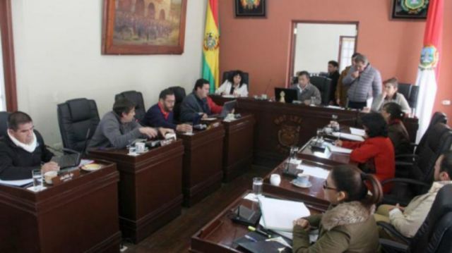 Concejales de Cercado divididos, apoyo y rechazo para descontar sus salarios