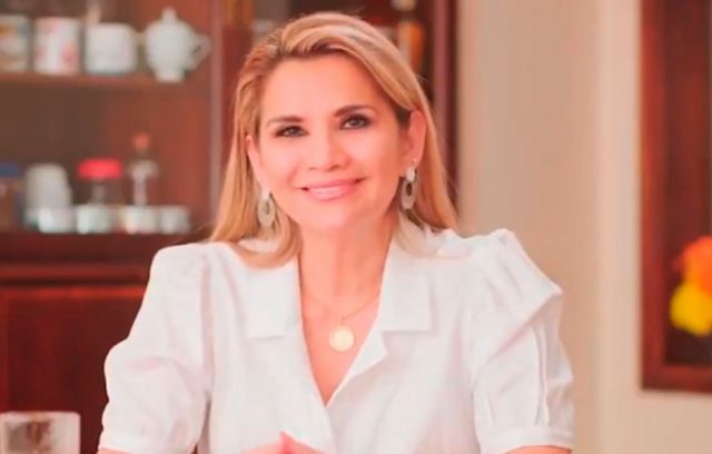 Jeanine Áñez se mantiene asintomática