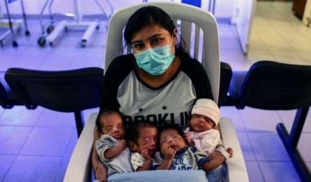 Madre boliviana de cuatrillizos pide permiso para ingreso del padre a Argentina