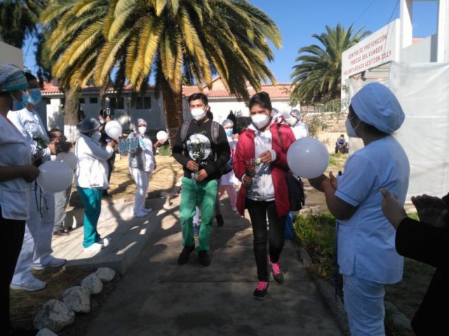 Tras vencer el Covid-19, personal de salud de Tarija retoma sus funciones