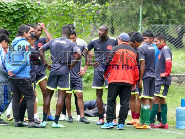 Suspensión del fútbol en Tarija obliga a los futbolistas a  enfocarse en otras actividades 