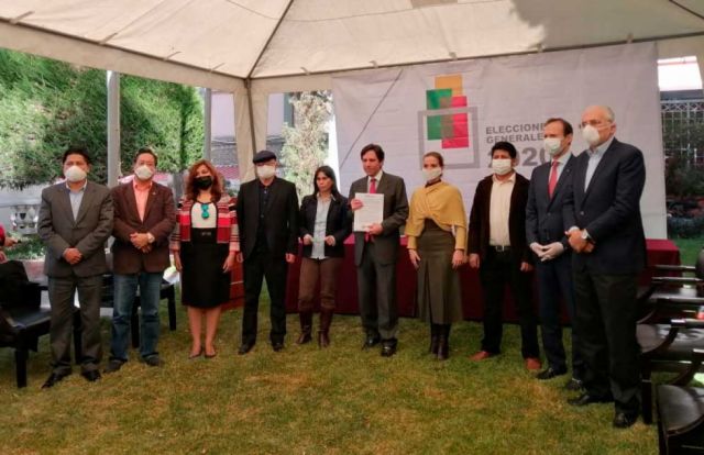 ¿Polarización, viaje al centro o convergencia?