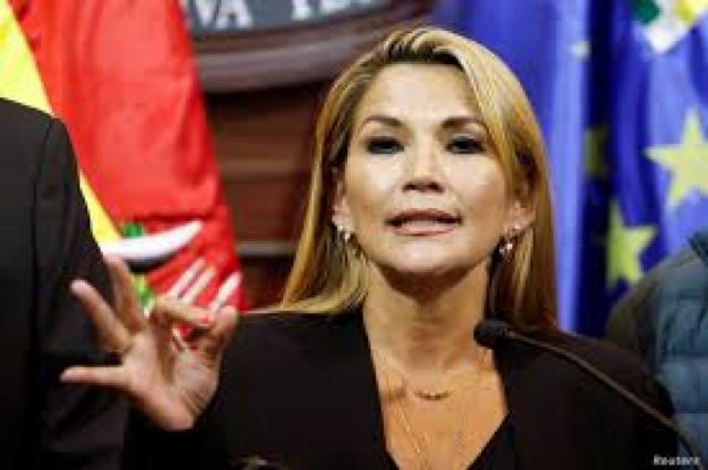 Añez insta a la ALP aprobar crédito del FMI para bono de 500 bolivianos