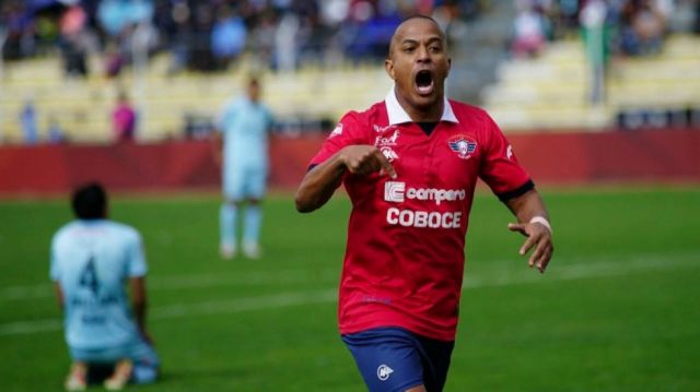 El delantero brasileño Serginho está en cuarentena 