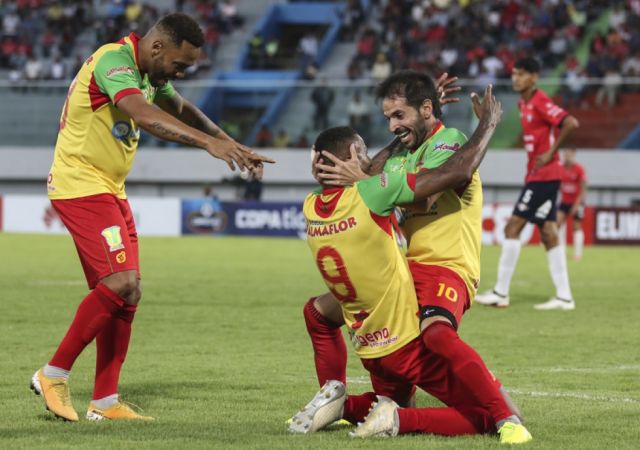 El fútbol boliviano tendrá que esperar hasta noviembre para su reanudación