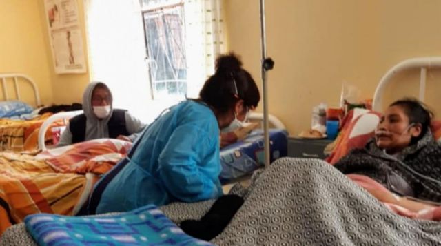 Pacientes con cáncer claman al Gobierno por ayuda