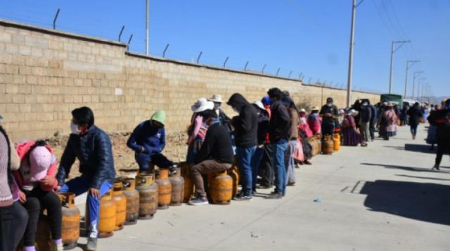 Crisis entre La Paz y El Alto: Filas por GLP, marcha de la COB y contagios en Senkata