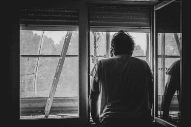 Tras dar positivo a Covid no vio a sus hijos por más de 30 días