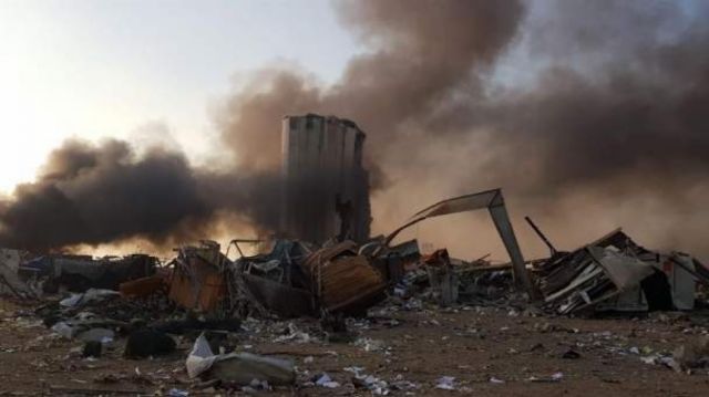 Beirut se conmociona tras violenta explosión, muertos suman al menos 100