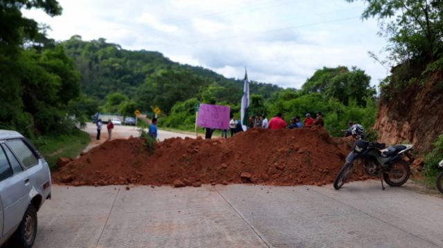 Continúa el bloqueo en la Ruta 9 al Chaco, cívicos convocan una concentración