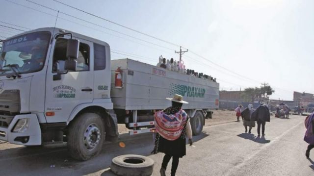 Convoy de oxígeno llega a Cochabamba "sin contratiempos"