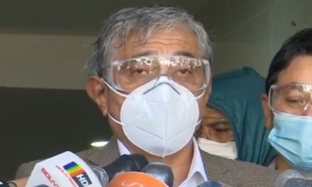 Ministro Arias deja el hospital  por alta médica 
