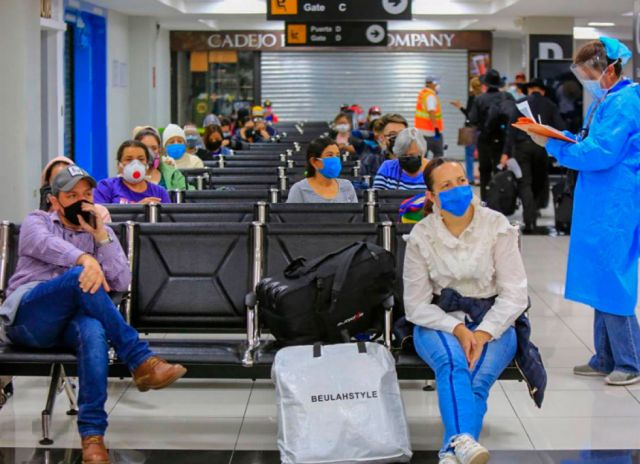El Gobierno reabre frontera  aérea y comercial en Bolivia